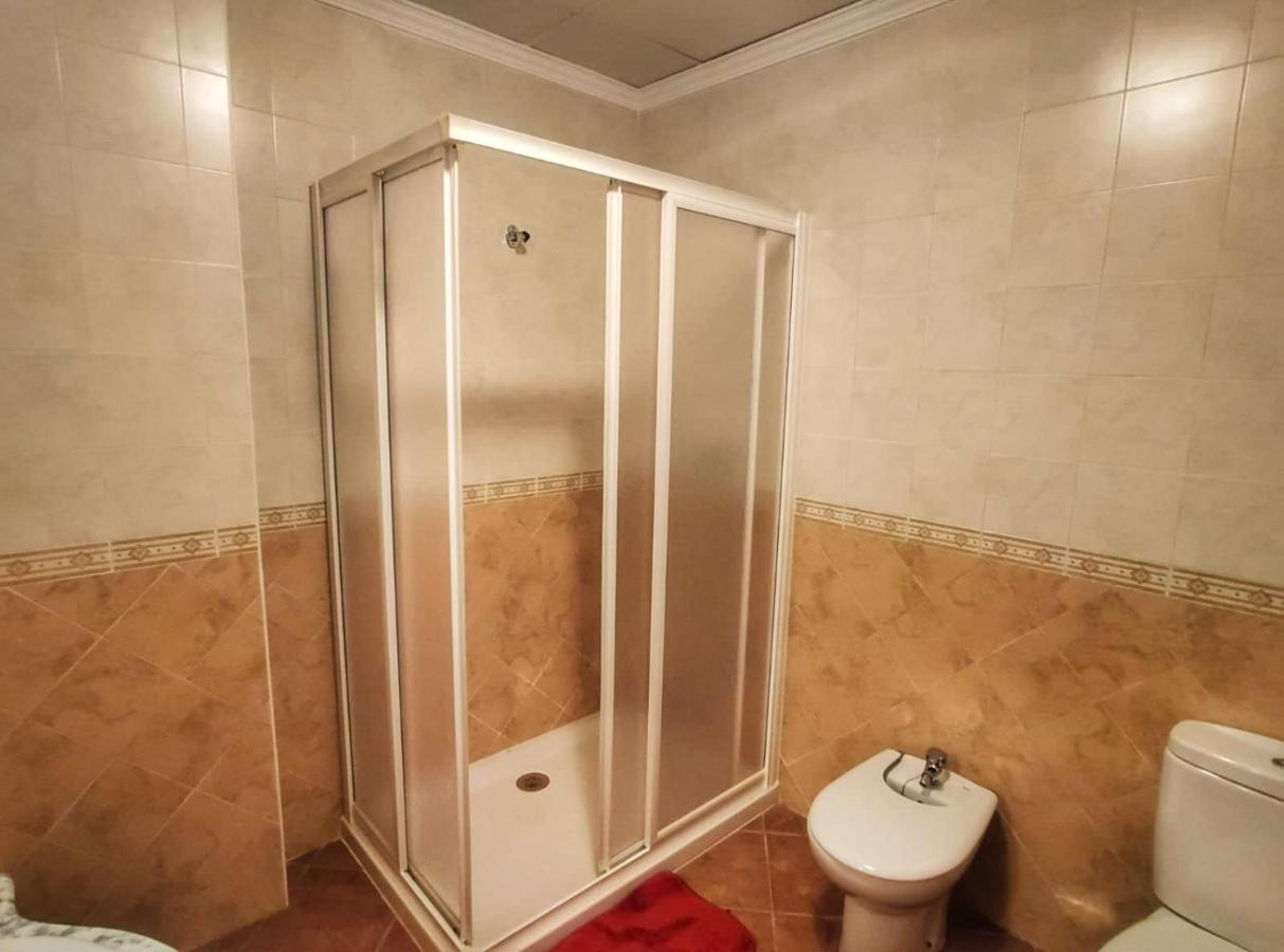 Casa Amplia Con Terraza En La Vinuela 빌라 외부 사진
