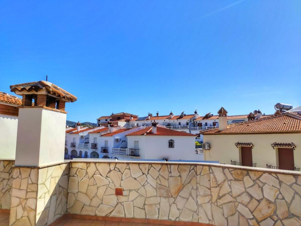 Casa Amplia Con Terraza En La Vinuela 빌라 외부 사진