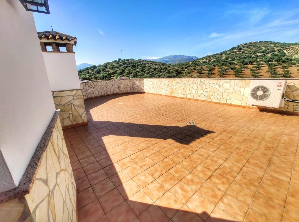 Casa Amplia Con Terraza En La Vinuela 빌라 외부 사진