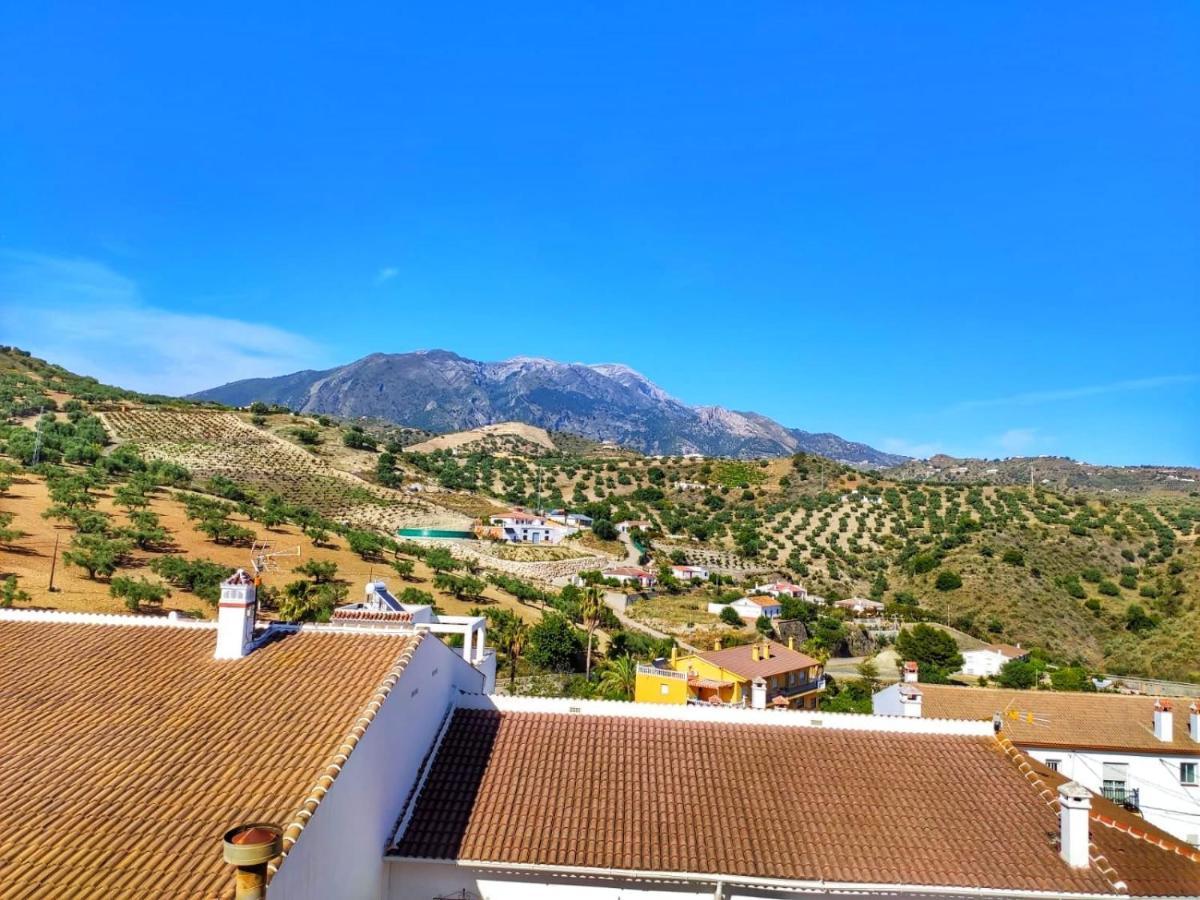 Casa Amplia Con Terraza En La Vinuela 빌라 외부 사진